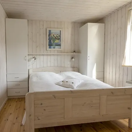 Semesterbostad Saeby *